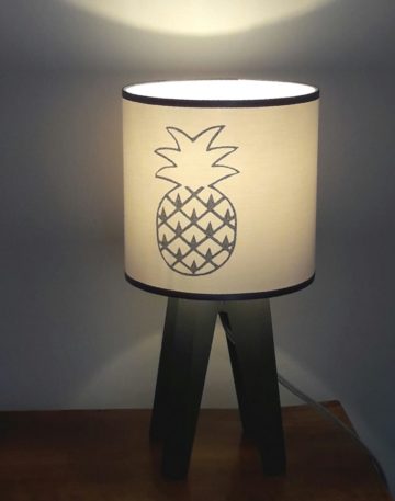 magasin luminaire lyon lampe quadripode chambre enfant ananas argenté décoration intérieure
