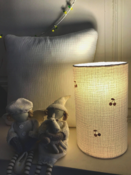 magasin luminaire lyon décoration chambre enfant double gaze de coton cerises dorées 3