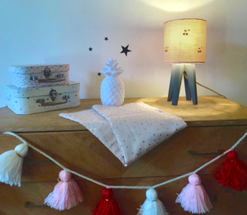 magasin luminaire lyon quadripode mini gaze de coton rose nude cerises chambre enfant décoration