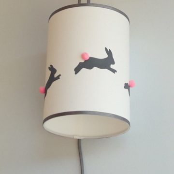 magasin luminaire lyon lampe baladeuse decoration chambre enfant lapins gris rose fluo