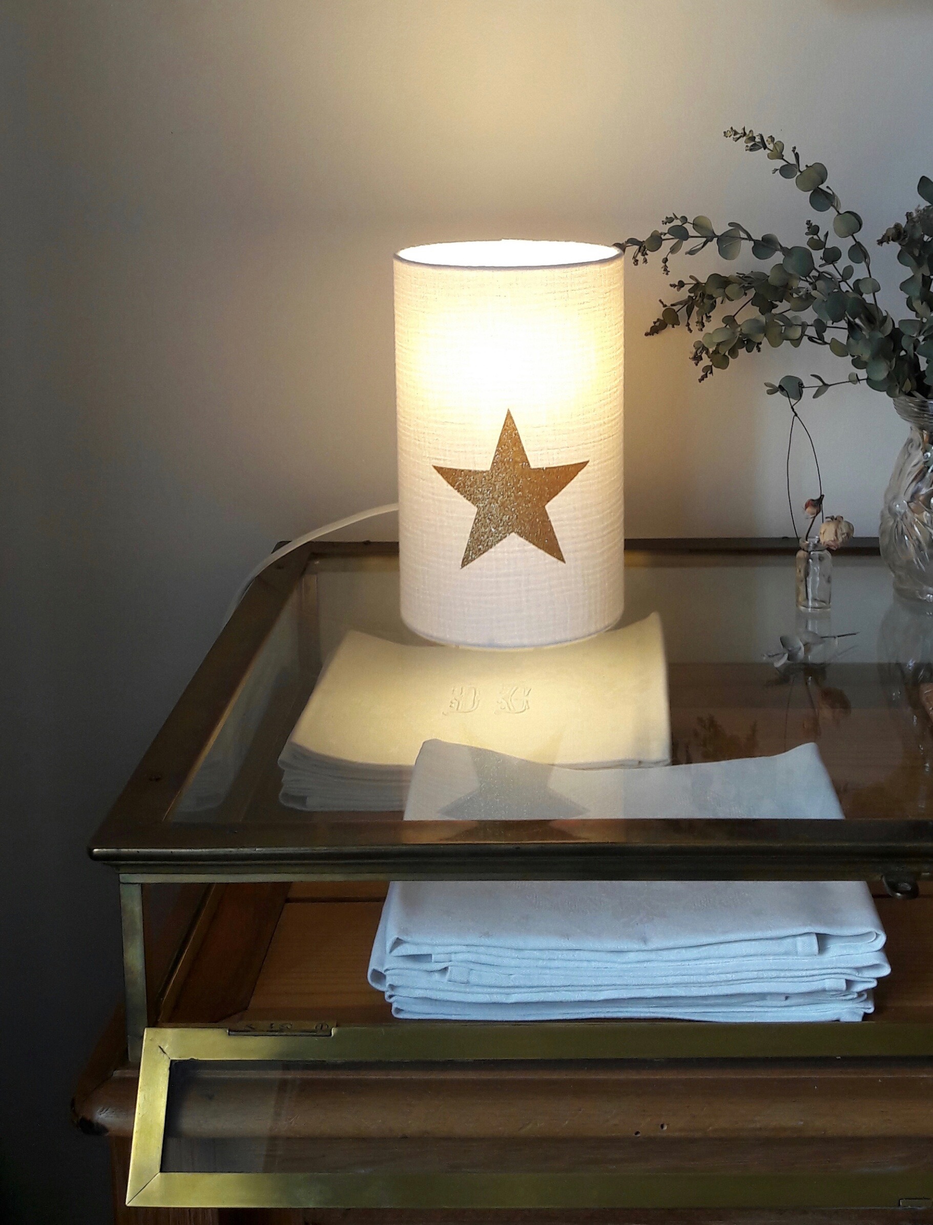 Lampe totem étoile or - Adc Abat-jour - Fabrication française.