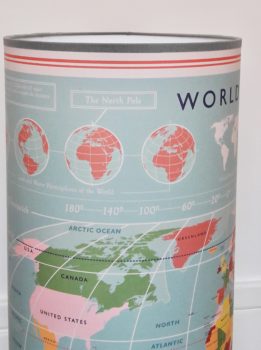 magasin luminaire lyon lampe totem tube decoration chambre enfant world map carte monde couleur