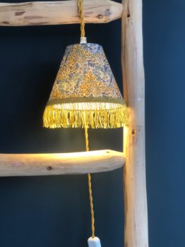 magasin luminaire lyon lampe vintage retro baladeuse abat jour chevet liseuse tissu liberty aubrey forest bleu frange dore