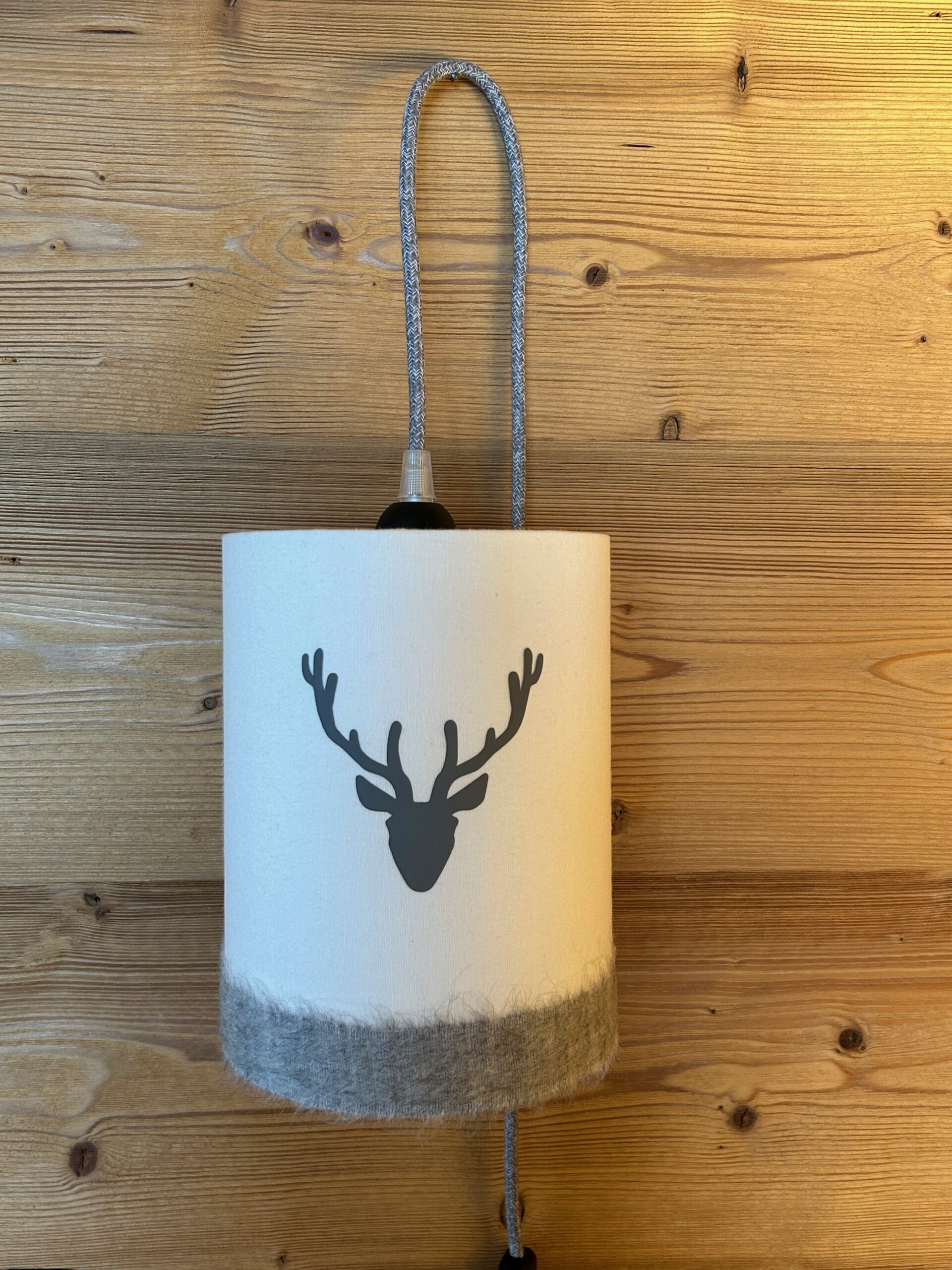 magasin luminaire lyon lampe baladeuse abat jour decoration interieur montagne chevet flanelle cerf angora gris