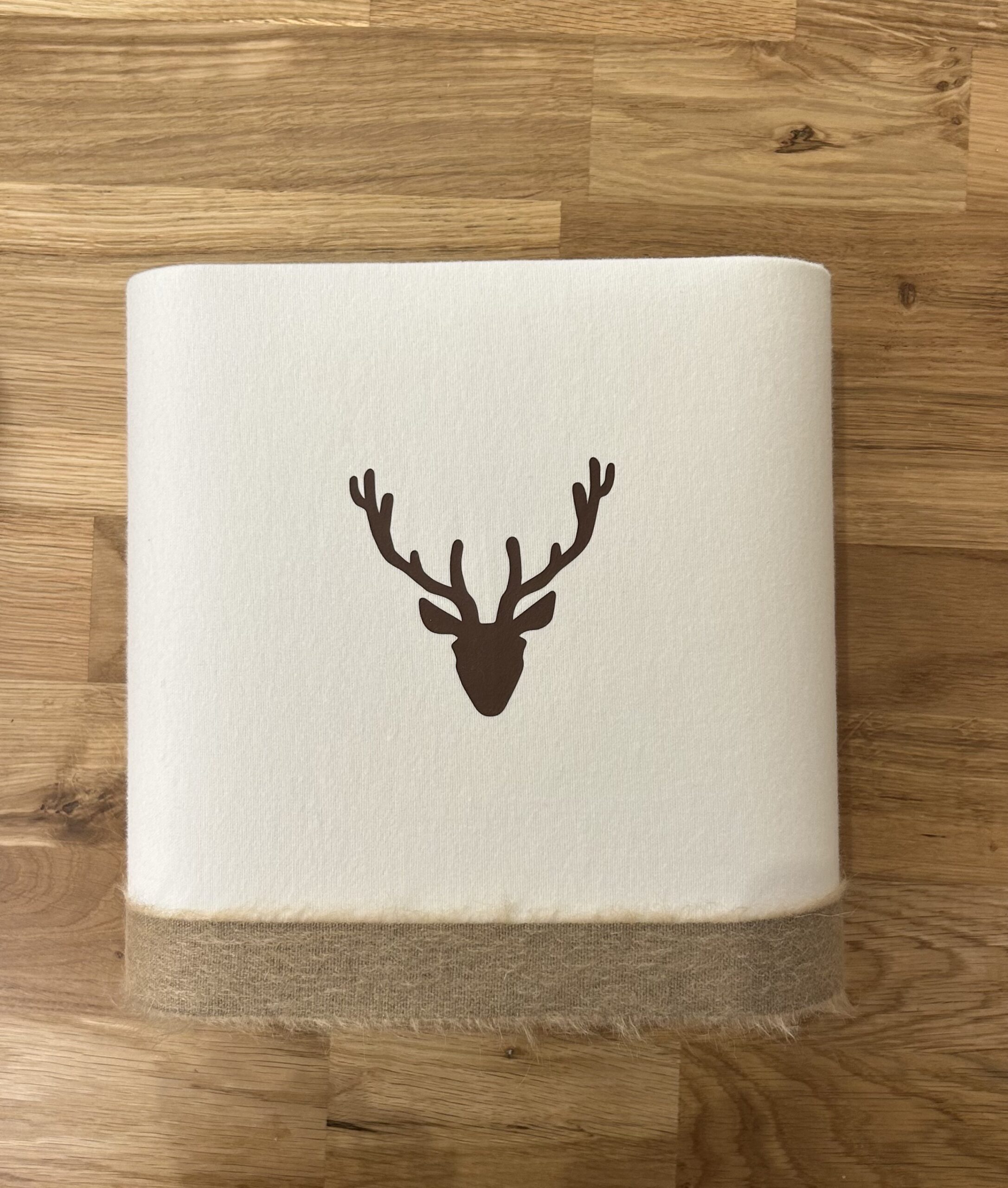 magasin luminaire lyon applique murale abat jour decoration chalet montagne flanelle angora cerf marron