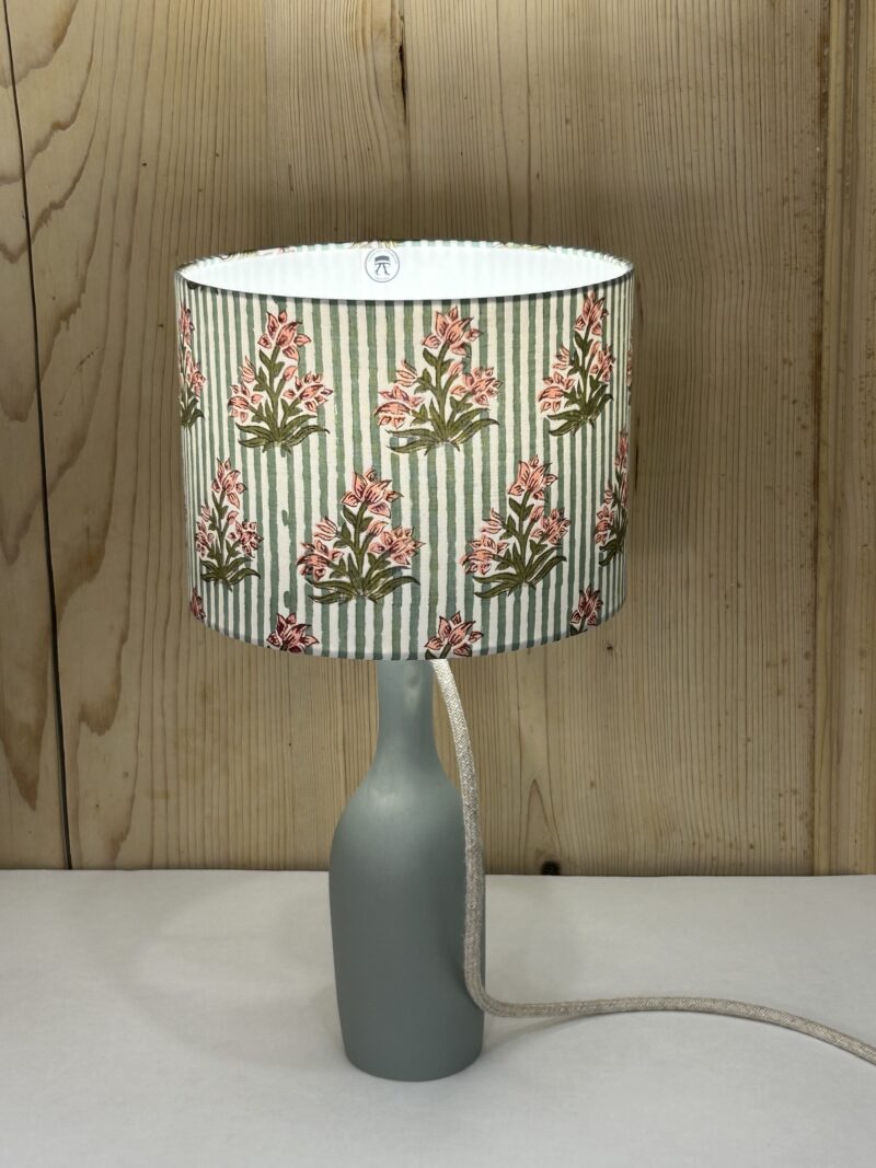Lampe céramique rayures et fleurs – Image 3