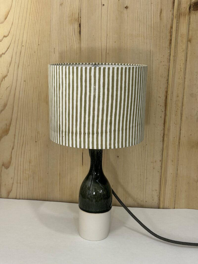 lampe ceramique rayures kaki abat jour lyon décoration interieur