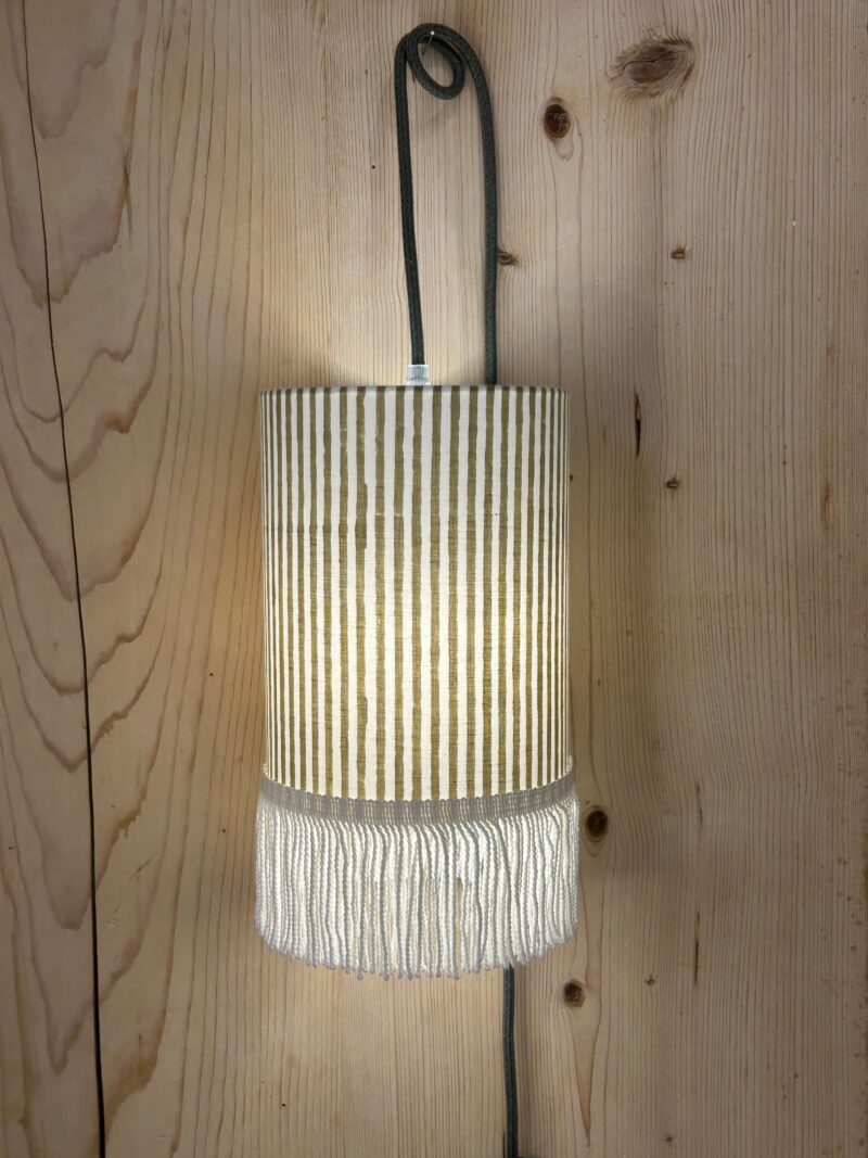 magasin luminaire lyon lampe abat jour decoration interieur chevet rayures kaki